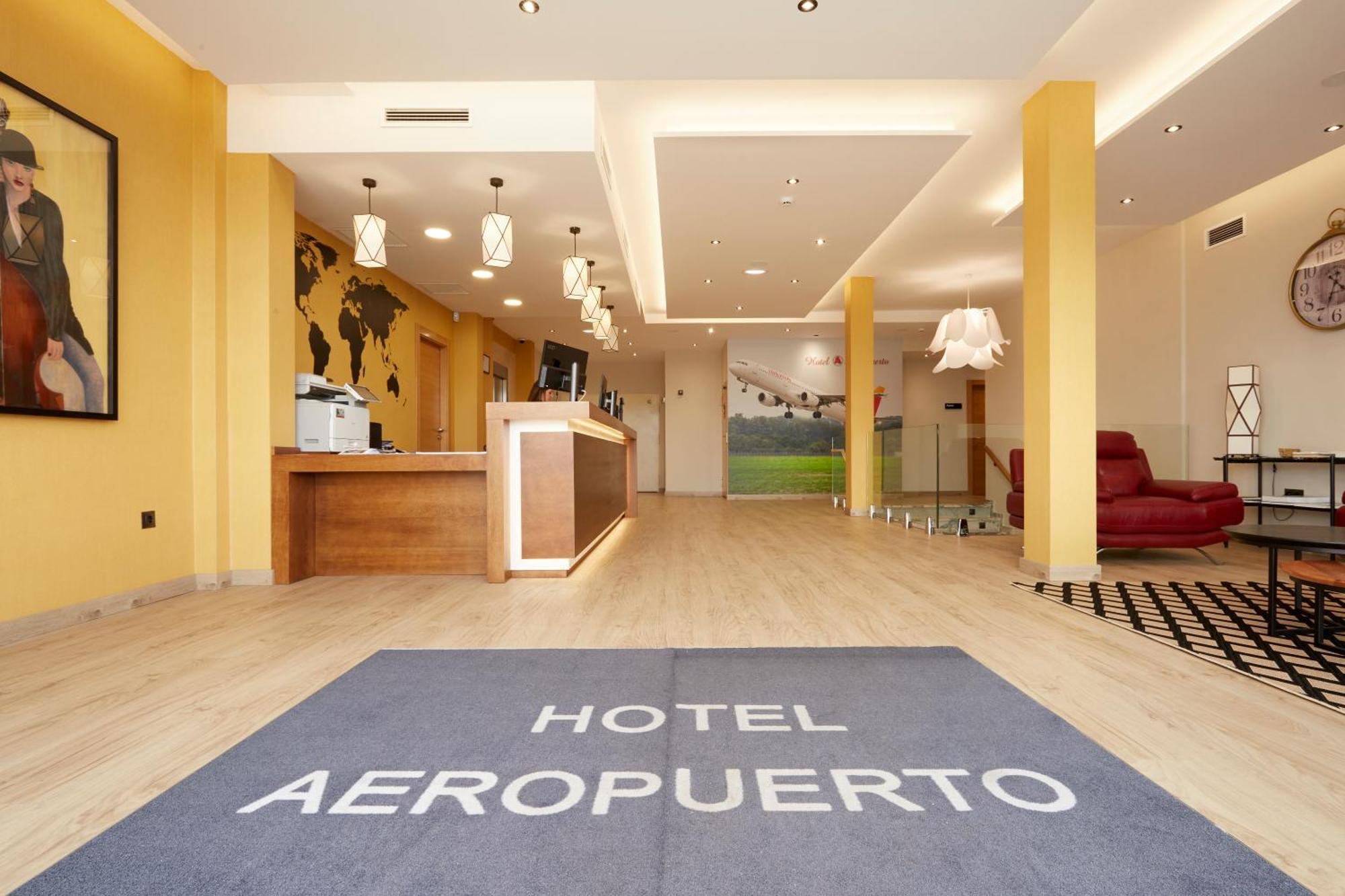 Hotel Arias Aeropuerto Сантьяго дел Монте Экстерьер фото